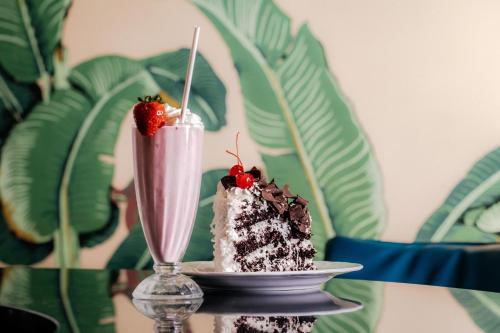 436064599 The Beverly Hills Hotel - Dorchester Collection