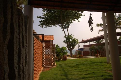 Thanal Beach Resort Ideally located in the prime touristic area of Varkala, Thanal Beach Resort promises a relaxing and wonderful visit. Both business travelers and tourists can enjoy the hotels facilities and services.