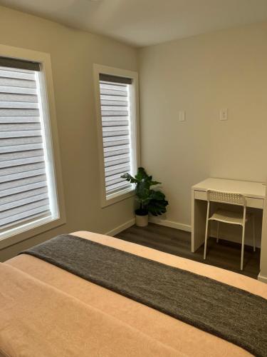 Cozy Private 1 bedroom basement suite - free parking and free Wifi