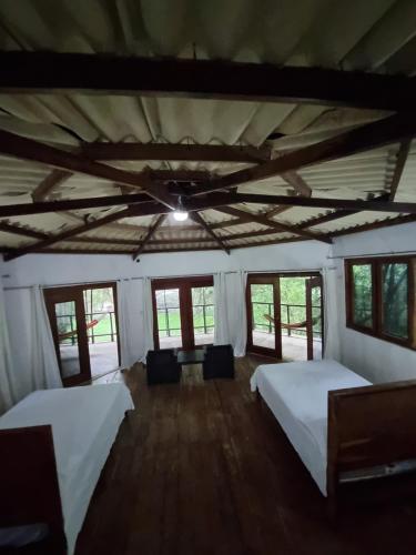2 double beds