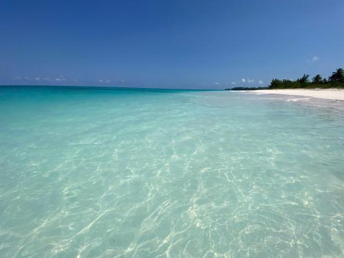 Eleuthera Retreat - Villa & Cottages on pink sand beachfront