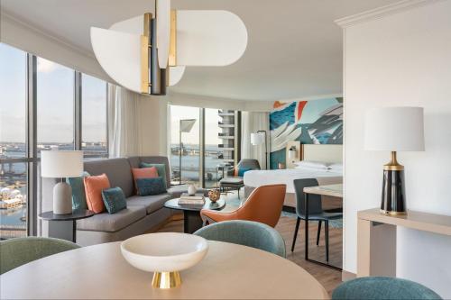 room detail thumbnail 1