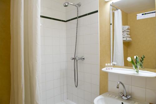 Bathroom, Adagio Access Paris Maisons-Alfort Aparthotel in Maisons-Alfort