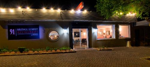 ห้องอาหาร, โนอา มิด ซิตี้ มัสเวลล์บรู๊ค อินน์ (Noahs Mid City Muswellbrook Inn) in มุสเวลล์บรูค