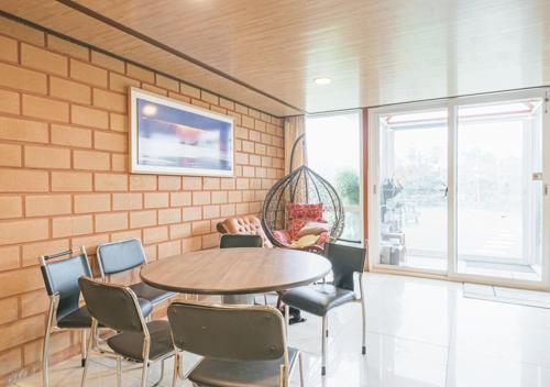 Shared lounge/TV area, Healing Resort Jeju near Dang-Oreum