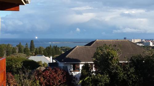 Studio with Sea View image 6