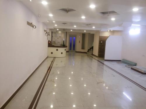 Hotel Nambi Stop at Hotel Nambi to discover the wonders of Madurai. The property features a wide range of facilities to make your stay a pleasant experience. Service-minded staff will welcome and guide you at the