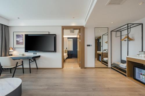 Jimu Suite  room in Atour Hotel Qingdao Polytechnic University Shandong Road