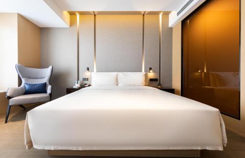Atour Hotel South Jinan Industrial Road CBD – Jinan, WV