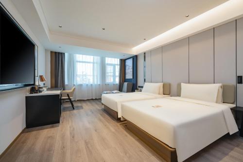 Superior Twin Room image 1