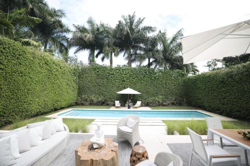 Villa Naomi - Luxury Design New Home in Miami, USA