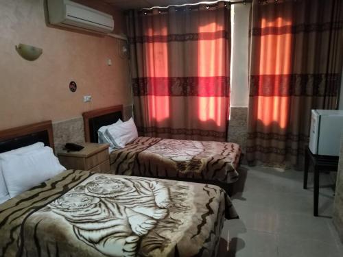 Twin Room image 9