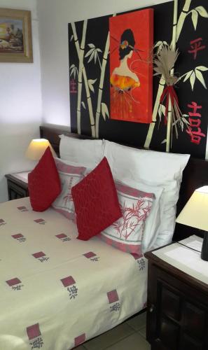 Standard Double Room image 5