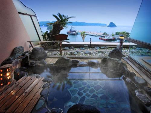 room detail thumbnail 2