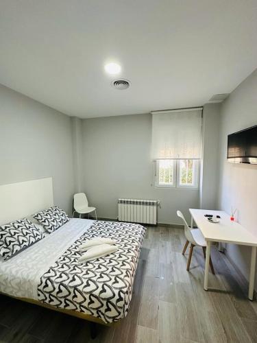 HOSPEDAJE CUATRO VIENTOS, Madrid