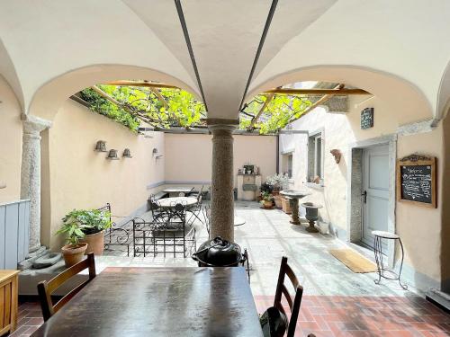  Casa al Portico in Cavigliano