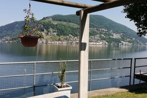  Monolocale Gemma : relax a filo dell´ acqua in Brusino Arsizio
