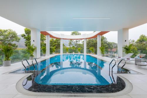 Swimming pool, Petro House Vung Tau near Hon Ba Island