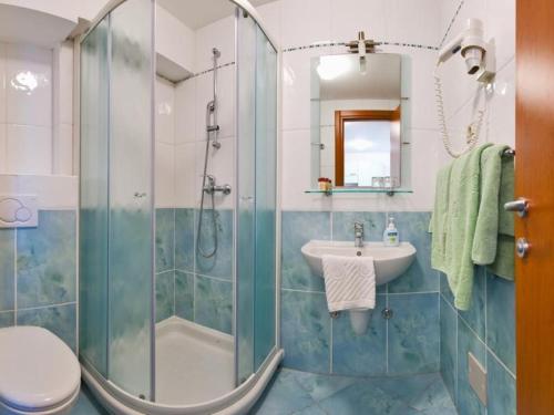 Apartment in Brela with sea view, terrace, air conditioning, WiFi 201-2, Brela (Foto 9)