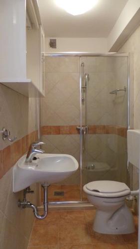 Rooms in Rovinj with sea view, balcony, air conditioning, WiFi 81-1, Rovigno (Rovinj) (foto 10)