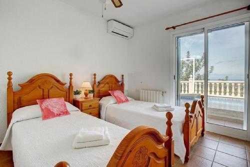 Amanda: 4 bedroom villa with stunning views in Muntanya de la Sella