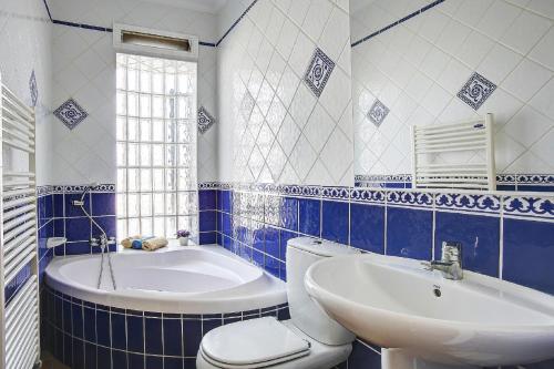 Fürdőszoba, Amanda: 4 bedroom villa with stunning views in Muntanya de la Sella