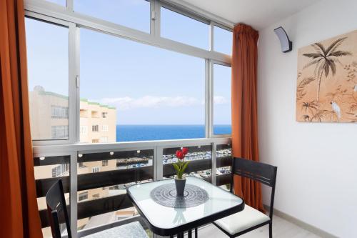 Home2Book Candemar Ocean View