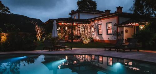 Amana Tiradentes, Tiradentes