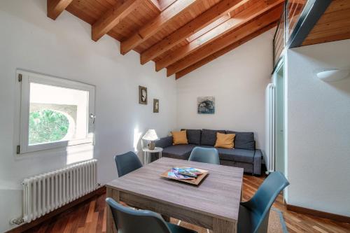  SIN4 Apartments by Quokka 360 - overlooking the lake - FAI heritage in Morcote in Morcote