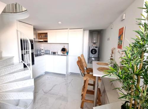 New beachfront duplex - sleeps up to 4, Gibraltar (foto 6)