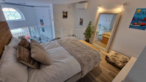 New beachfront duplex - sleeps up to 4, Gibraltar (foto 8)