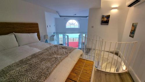 New beachfront duplex - sleeps up to 4, Gibraltar (foto 9)