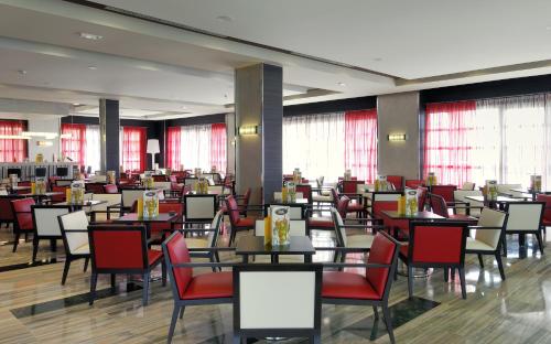 Elba Carlota Beach & Convention Resort