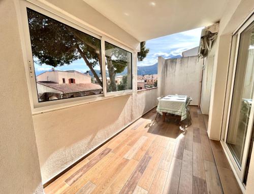 Appartement familial avec parking et balcon en centre-ville de Calvi - Location saisonnière - Calvi
