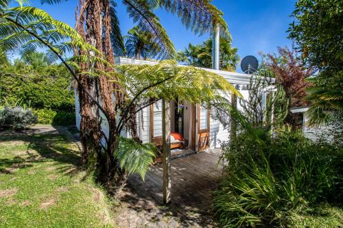 Kereru Cottage - Pohara Holiday Home