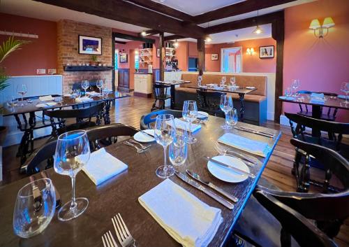 مطعم, The Kings Head in دوركينج
