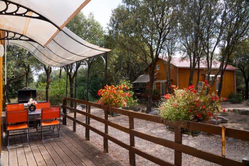 GITES de Plos Appart CHALET PISCINE SPA in Saint-Jean-du-Pin