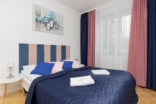 Family Apartment Bogatyńska Bemowo by Noclegi Renters, Varšava