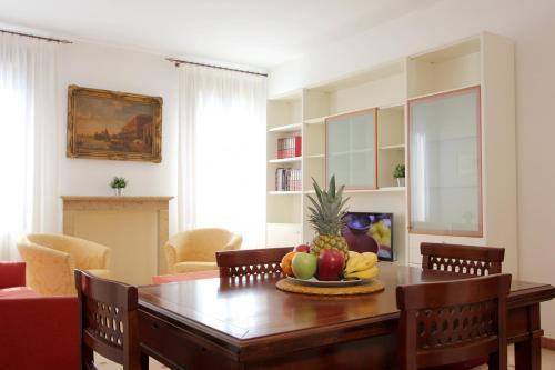 One-Bedroom Apartment image 9