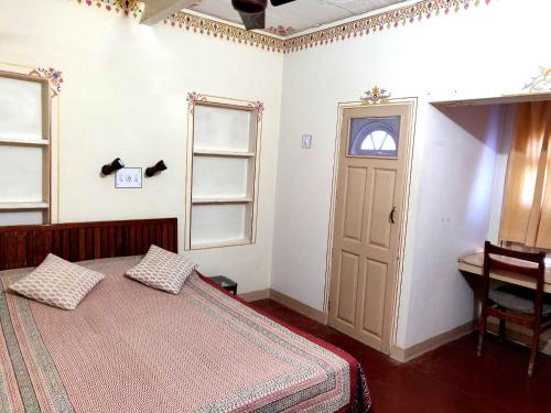 2 twin beds