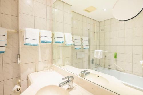 Creativhotel Luise - image 12