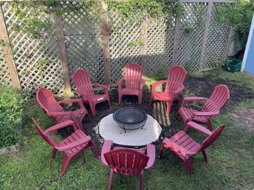 The Painted Lady, a spacious renovated 4BR Victorian in St. Augustine, USA