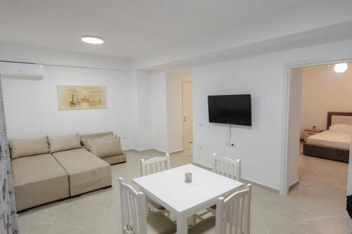 J&M Luxury Apartments Saranda 2