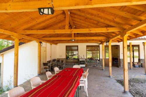 Guest Houses Apriltsi in Kravenika