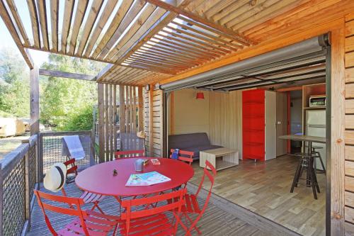 2 bedrooms, 4 beds