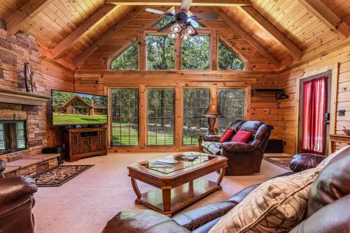 Whispering Pines in Ridgedale, USA