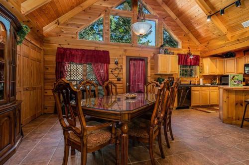 Whispering Pines in Ridgedale, USA
