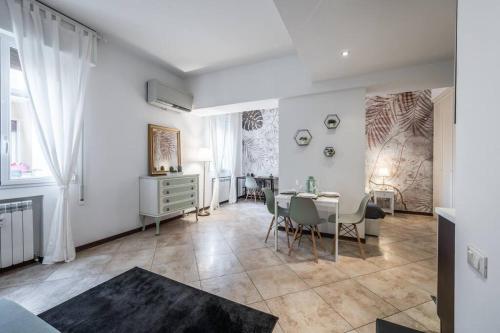 One-Bedroom Apartment image 2