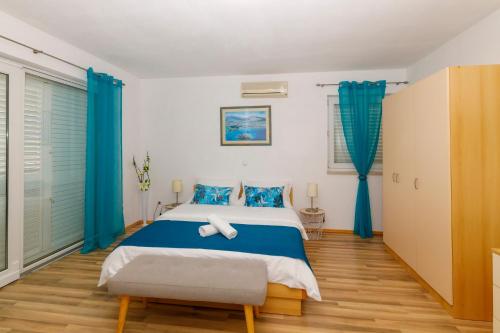 Apartments Matea - image 11