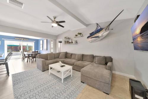 The Brophy House HAS A 30 DAY MINIMUM STAY in Plantation, USA